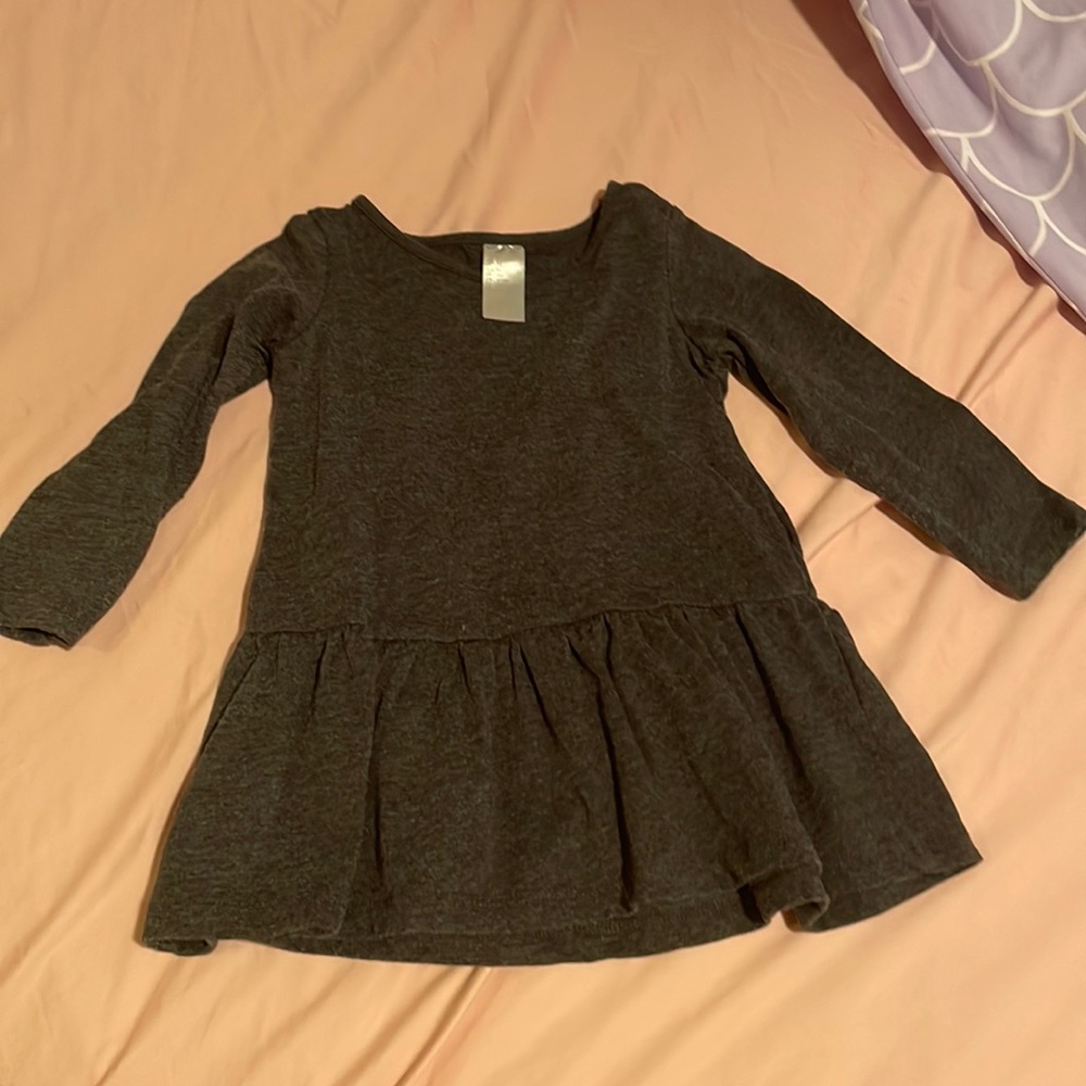 H&M peplum skirted top in heathered dark grey in size 12-18